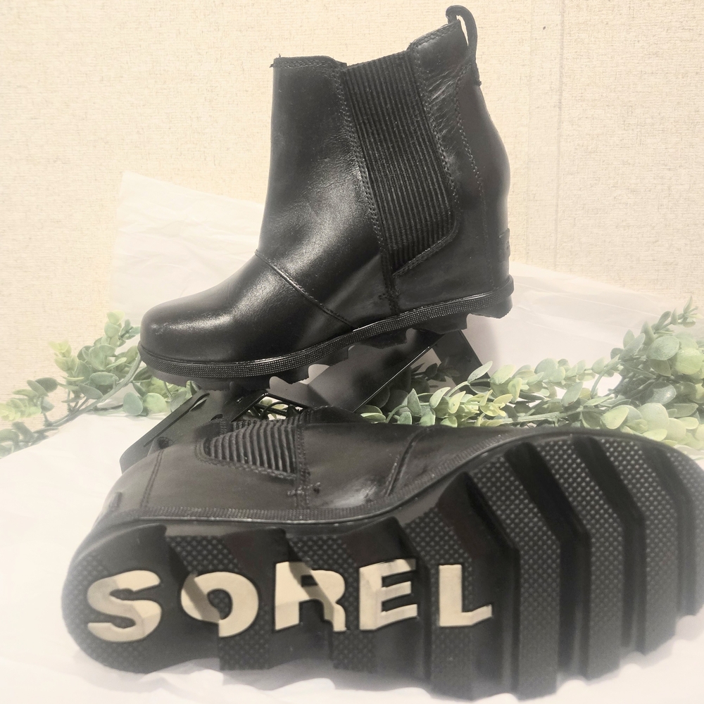 Sorel Rhapsody Chelsea Wedge Winter Boots.Women's Size 8.5.